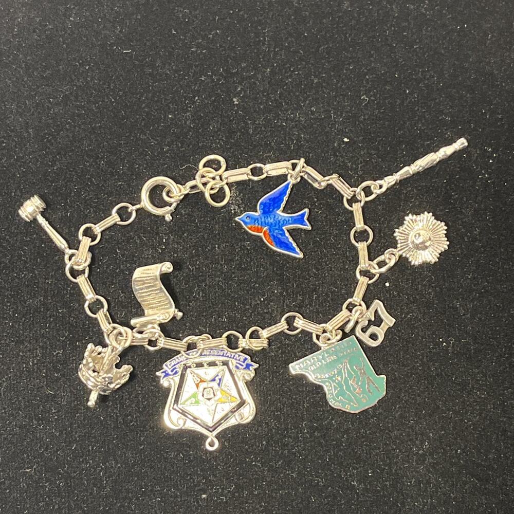 Vintage Sterling Silver Charm Bracelet With 9 Charms Sterling/92.5 7"wrist